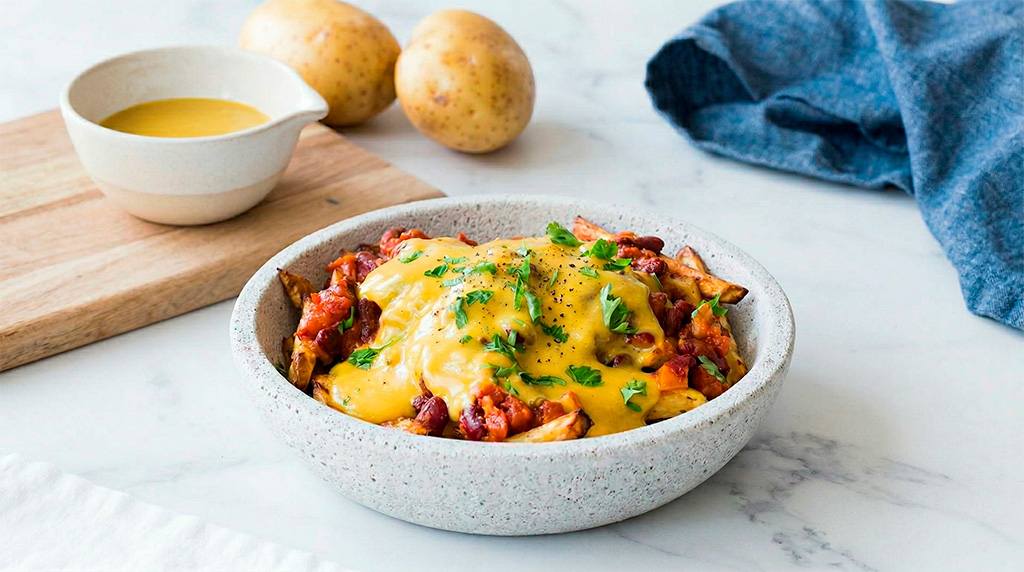 patatas con chili y queso